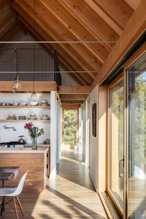 Two Connected Cabins Make Up This Spectacular Retreat in Colorado - Photo 7 of 8 -