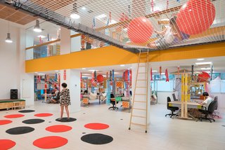 Utopic features a range of different coworking spaces. Each "Sala" is themed and inspired by a different type of modern design.