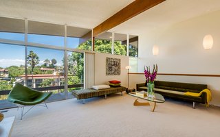 A Midcentury Home For Sale in L.A. That Was Originally Designed For a WWII Pilot - Photo 5 of 16 -