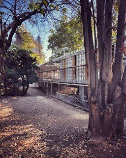 Dan Brunn Architecture and Dwell Break Ground on Bridge House in L.A. - Photo 3 of 6 - Further progress is made on the exterior, as openings are framed on the private wing of the home.