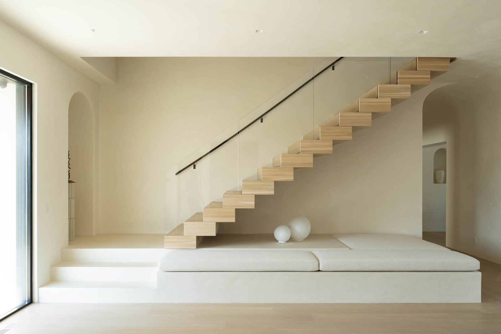 Make a Floating Staircase the Centerpiece of Your Home - Vimarsana News