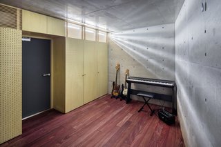 A Concrete Micro-House in Japan Works All the Angles - Photo 14 of 15 -