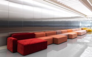 The Rope sofa combined in a dazzling color combination. 