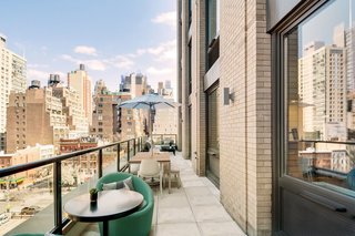 Home Tour: New York Apartment in Hudson Yards - Photo 5 of 6 -