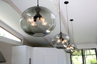 Kitchen Island Modern Lighting Adds Minimalist Feel to California Home - Photo 2 of 4 -