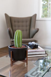 Case Study® Raised Table Top Cylinder w/ Wood Stand