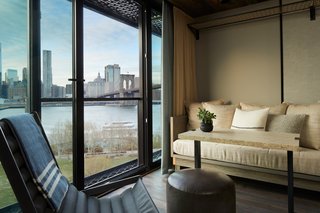 On the Waterfront:
1 Hotel Brooklyn Bridge - Photo 7 of 12 -
