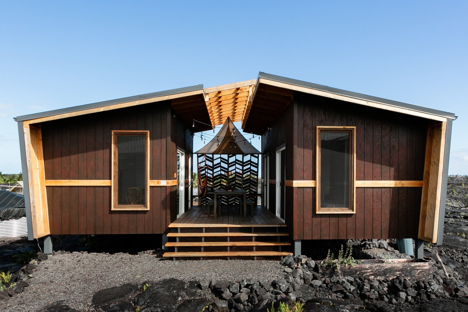 Photo 9 of 10 in 10 Tiny Homes in Hawaii That Prove a Little Goes a ...