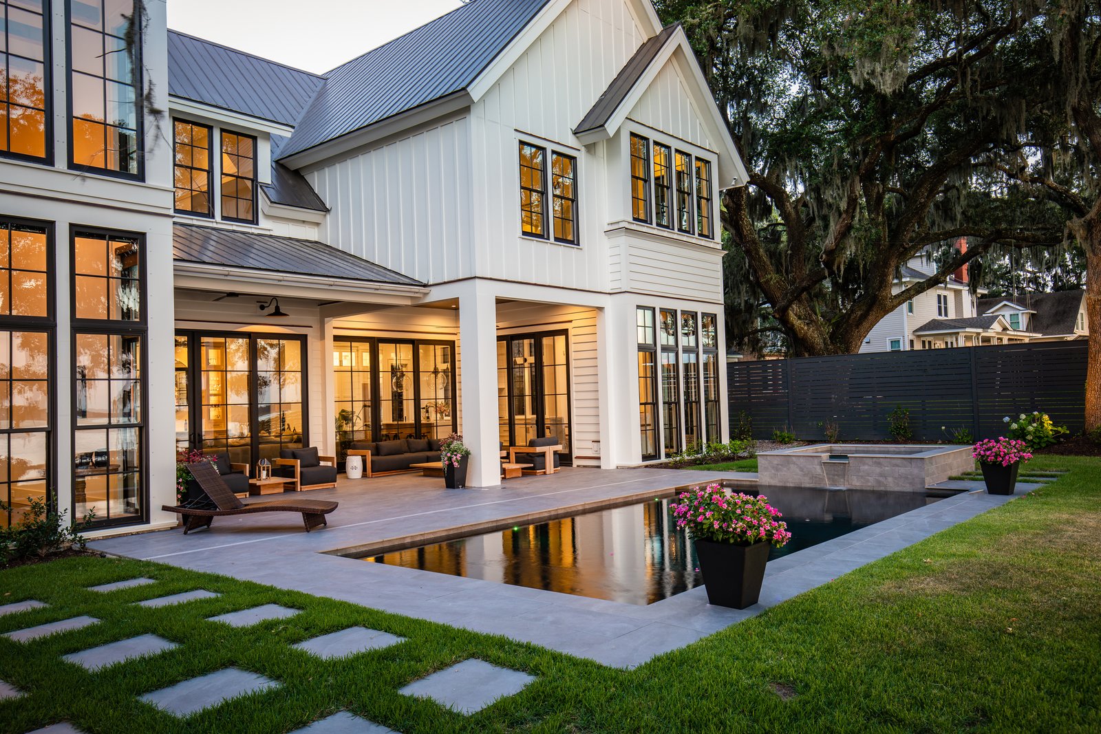 Photo 4 of 5 in A Luxurious Waterfront Home in South Carolina Asks 4