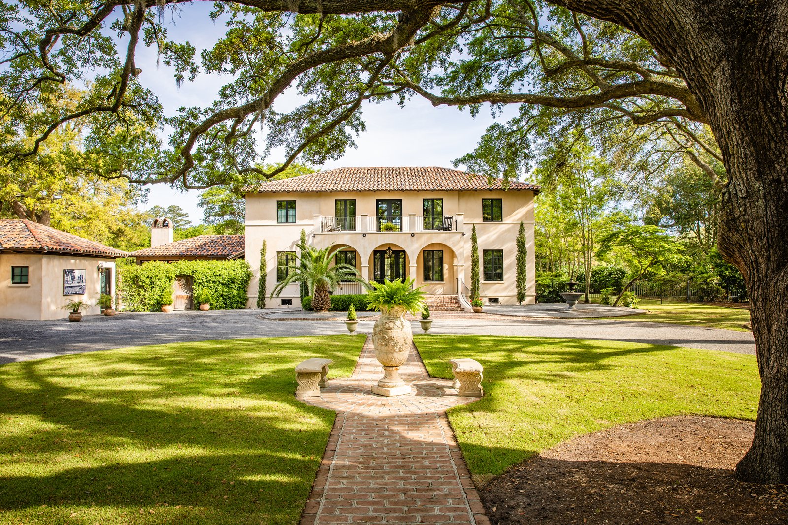 A Marvelous Home in South Carolina Asks 3.49M (5 Photos) Dwell