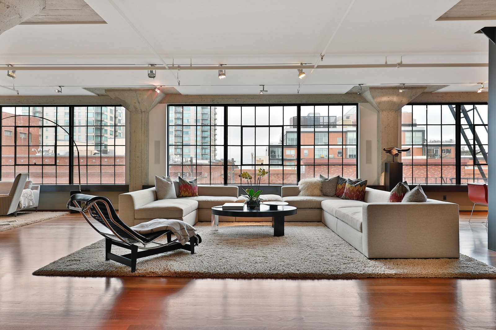 A Stunning Loft in San Francisco Asks 4.95M (5 Photos) Dwell