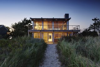 Glass Takes Center Stage in These 10 See-Through Homes - Photo 3 of 10 -