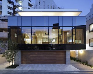 Glass Takes Center Stage in These 10 See-Through Homes - Photo 9 of 10 -
