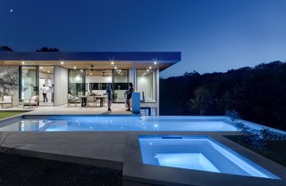 Glass Takes Center Stage in These 10 See-Through Homes - Photo 10 of 10 -
