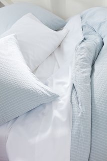 A New Sustainable Subscription Program Is Helping Us Rethink the Way We Shop For Linens - Photo 4 of 5 -