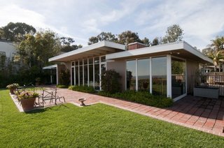 The West House by Rodney Walker in Los Angeles' Pacific Palisades neighborhood.