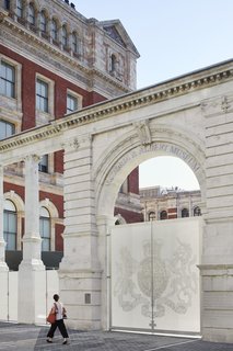 Part of an Epic Expansion, London’s V&A Museum Paves its Courtyard With 11,000 Porcelain Tiles - Photo 7 of 10 - The museum's original Aston Webb screen was modified and incorporated into the new main entrance.