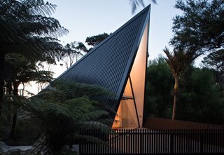 The front deck was designed to "fan out"—giving the illusion of a shadow cast by the A-frame structure. 