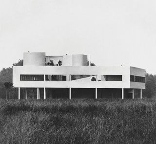 Le Corbusier: Villa Savoye in Poissy, France, 1928-1931