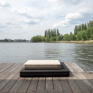 Stay in a Modern Houseboat in Berlin With Floor-to-Ceiling Windows - Photo 8 of 8 -