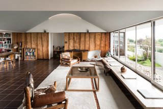 Modernist Architect Berthold Lubetkin's Former London Penthouse Is For Sale - Photo 4 of 8 -