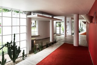 Modernist Architect Berthold Lubetkin's Former London Penthouse Is For Sale - Photo 8 of 8 -