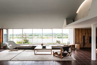 Modernist Architect Berthold Lubetkin's Former London Penthouse Is For Sale - Photo 1 of 8 -