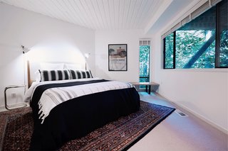 Three comfortable bedrooms are located on the lower level. 