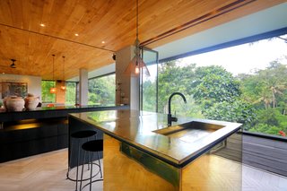 An Incredible Vacation Villa in the Balinese Jungle That’s Part Chameleon - Photo 10 of 17 -