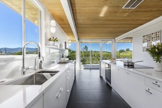Spend the Night in an Iconic Case Study House North of San Francisco - Photo 12 of 16 -