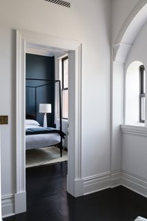 A 19th-Century Schoolhouse in Brooklyn Becomes a Classy Apartment - Photo 14 of 21 -