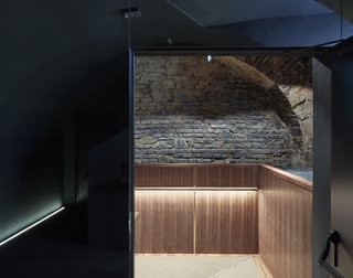 An Underground Speakeasy in Vienna Is Turned Into a Chic Cocktail Lounge - Photo 2 of 18 -