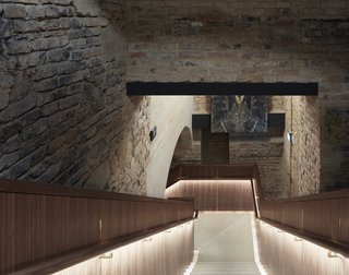 An Underground Speakeasy in Vienna Is Turned Into a Chic Cocktail Lounge - Photo 3 of 18 -