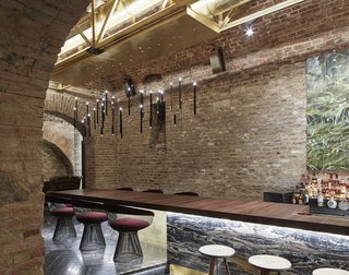 An Underground Speakeasy in Vienna Is Turned Into a Chic Cocktail Lounge - Photo 7 of 18 -