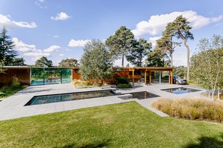 A Modernist Time Capsule by Erno Goldfinger Asks $4M - Photo 3 of 19 -
