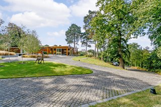 A Modernist Time Capsule by Erno Goldfinger Asks $4M - Photo 4 of 19 -