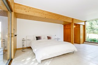 A Modernist Time Capsule by Erno Goldfinger Asks $4M - Photo 9 of 19 -