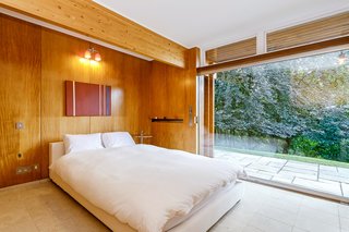A Modernist Time Capsule by Erno Goldfinger Asks $4M - Photo 10 of 19 -
