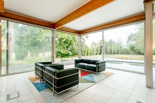 A Modernist Time Capsule by Erno Goldfinger Asks $4M - Photo 14 of 19 -