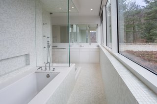 A Toshiko Mori-Designed Masterpiece in New York Wants $4.95M - Photo 13 of 15 -