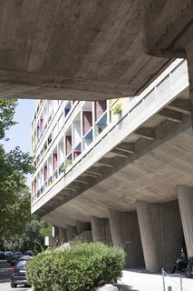 You Can Rent a Renovated Studio in Le Corbusier's Famed Cité Radieuse - Photo 2 of 12 -