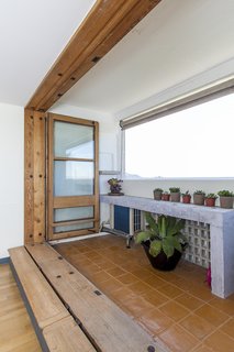 You Can Rent a Renovated Studio in Le Corbusier's Famed Cité Radieuse - Photo 9 of 12 -