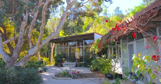 An Exceptional Midcentury by Case Study Architect Pierre Koenig Hits the Market - Photo 10 of 10 -