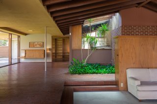A Pristine John Lautner Home in Long Beach Is Available For the First Time - Photo 2 of 6 -