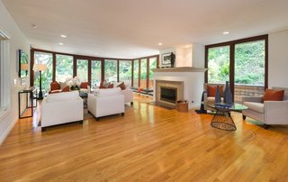 Anna Faris Lists Her Midcentury Abode in the Hollywood Hills For $2.5M - Photo 9 of 16 -