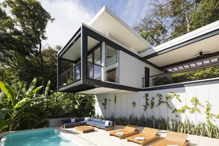 A peaceful poolside vignette at Casa Bri Bri