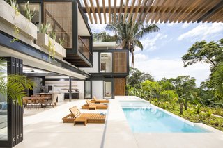 The private setting of Casa Meleku's pool area offers spectacular views of the Cabo Blanco Nature Reserve and the majestic Pacific Ocean.