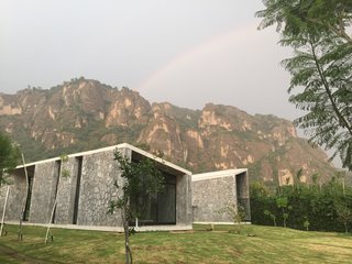 The design reinforces the beauty of the site and the power of nature. 