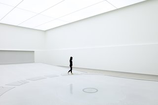 The interactive water droplets inside the building are inspired by individual Hydrogen molecules and the technology behind Hyundai’s new Hydrogen Fuel Cell vehicle. 