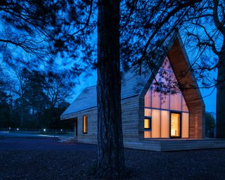 10 Buildings We Love by Piers Taylor - Photo 24 of 26 - The structure appears to glow from within at night. 